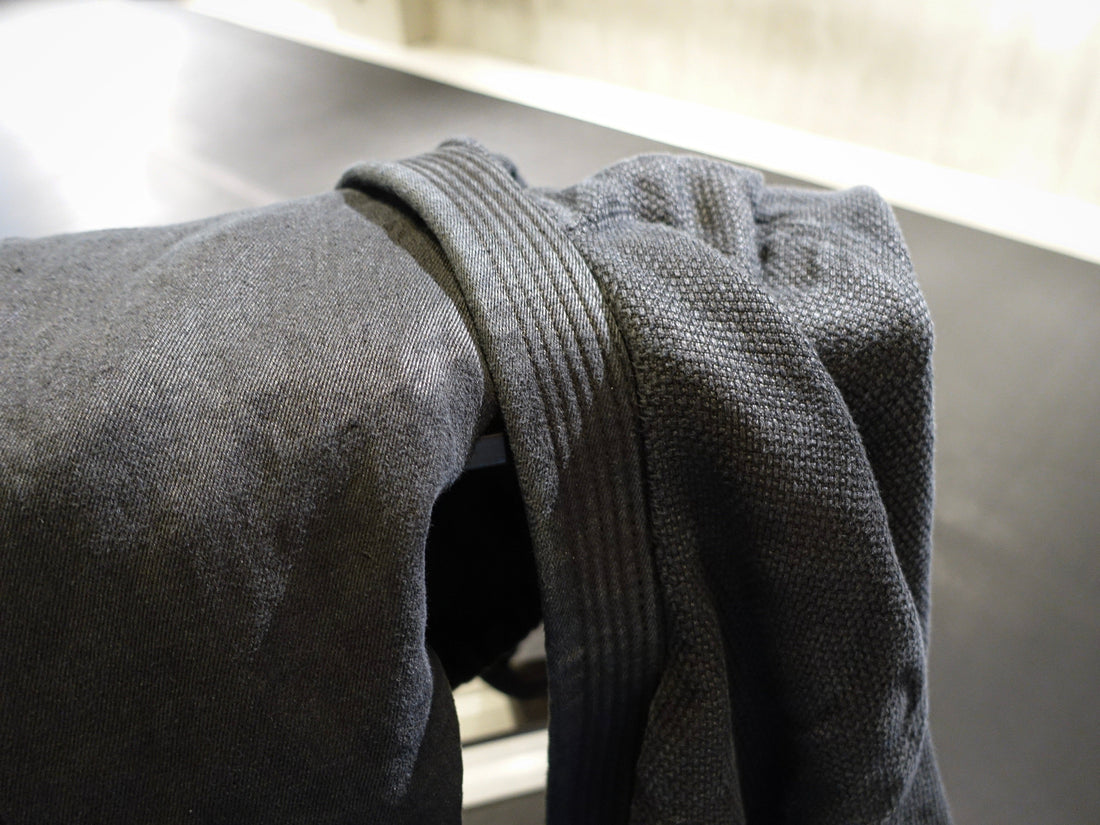 柔術着は、なぜ破れるのか｜負荷が集中する構造と繊維の違い